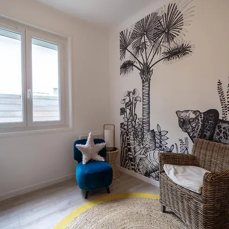 Cocoon Keyweek House With Lovely Patio In Center *