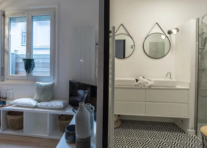 Cocoon Keyweek House With Lovely Patio In Center *