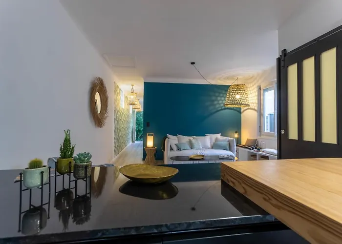 Cocoon Keyweek House With Lovely Patio In Center Vakantiehuis